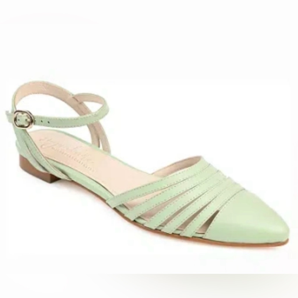 Nwot Journee Signature Dexie Strappy Pointed Toe Flats